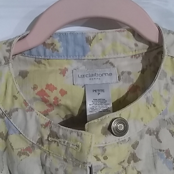 Liz Claiborne Crewneck Floral Denim Jacket Petite - Picture 2 of 4